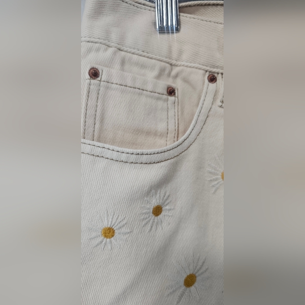 PacSun Daisy Embroidered Ultra High Waisted Vintage Denim ShortsSize 29 NWT - Picture 4 of 16